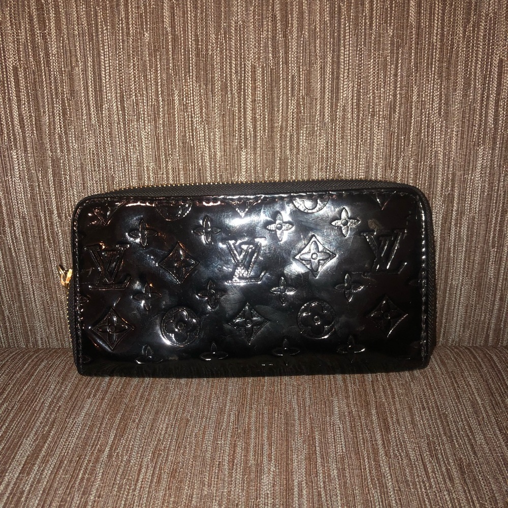 Louis Vuitton Zippy Wallet